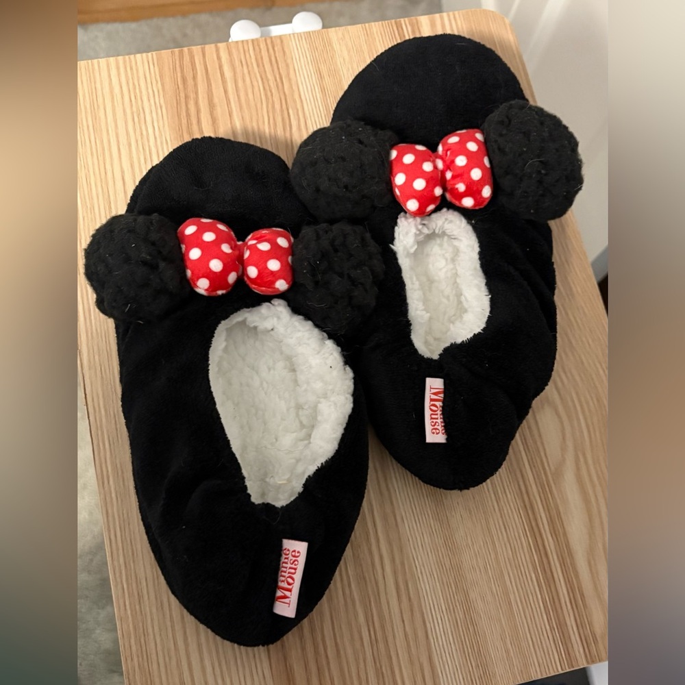 Disney Minnie Mouse Black Slippers with Red Polka Dot Bow